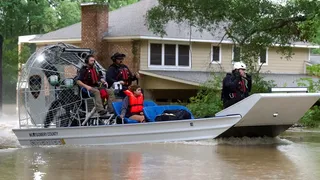 Empeoran las inundaciones en la zona de Houston, tras varios días de intensas lluvias