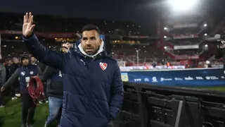 Carlos Tevez dejará de ser el DT de Independiente