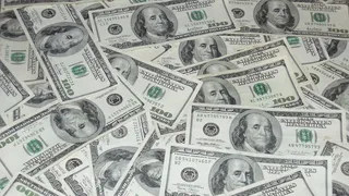 Dólar blue a $ 1.430: "Los bancos ven una similitud de los anuncios del Gobierno con el Plan Bonex"